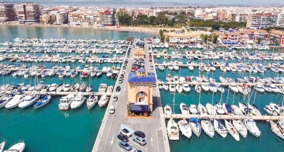 Апартаменты Apartamento Sol Y Playa Торевьиа Экстерьер фото