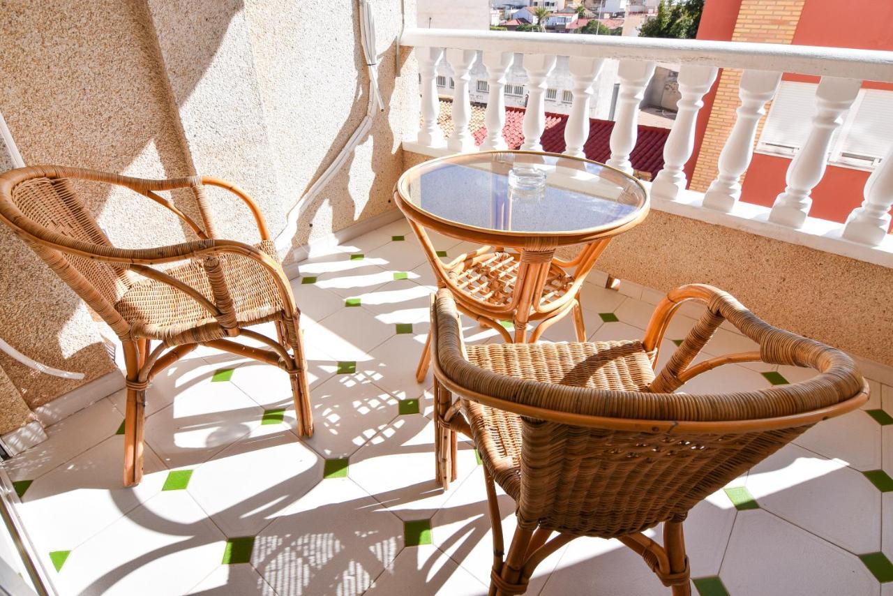 Апартаменты Apartamento Sol Y Playa Торевьиа Экстерьер фото