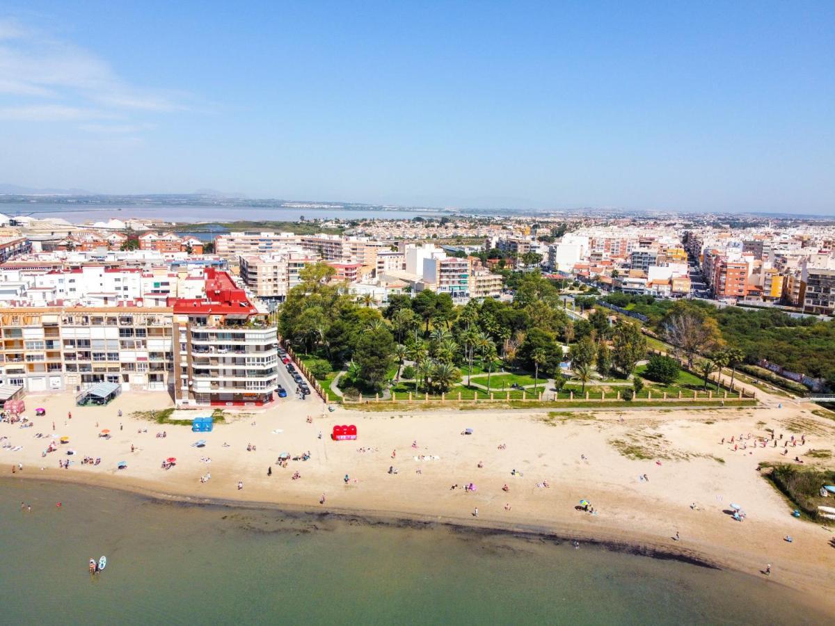 Апартаменты Apartamento Sol Y Playa Торевьиа Экстерьер фото
